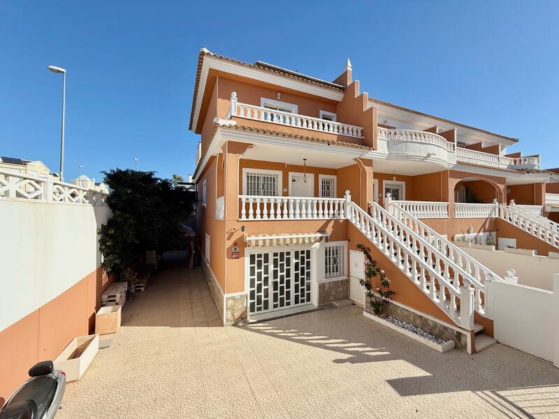 Villa for sale in Ciudad Quesada, Alicante