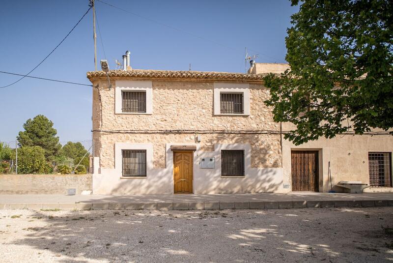 Country House for sale in Pinoso, Alicante