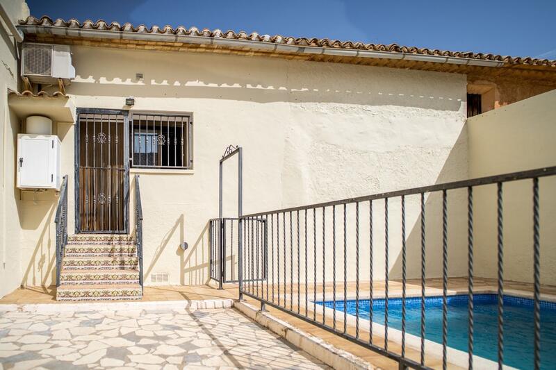 5 bedroom Country House for sale