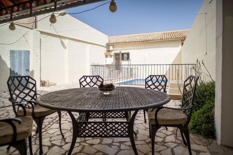 5 bedroom Country House for sale