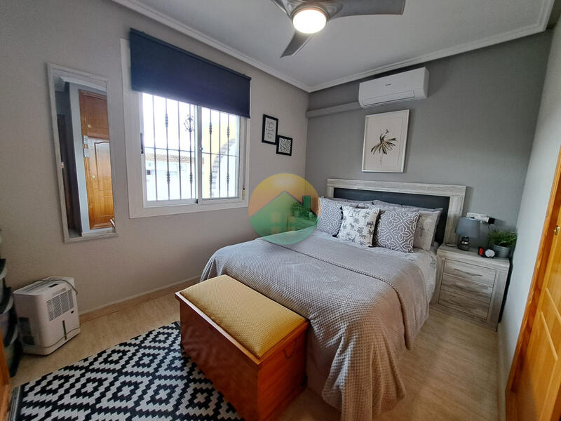 2 bedroom Townhouse for sale