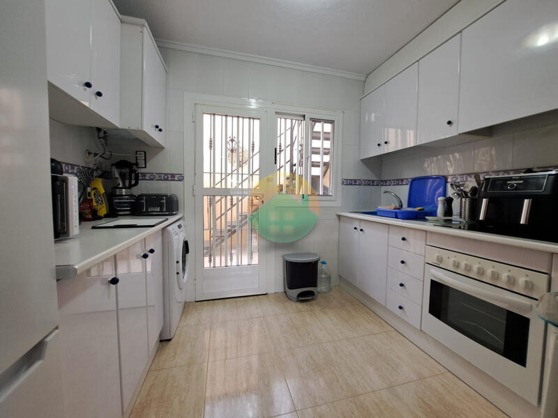 2 bedroom Townhouse for sale