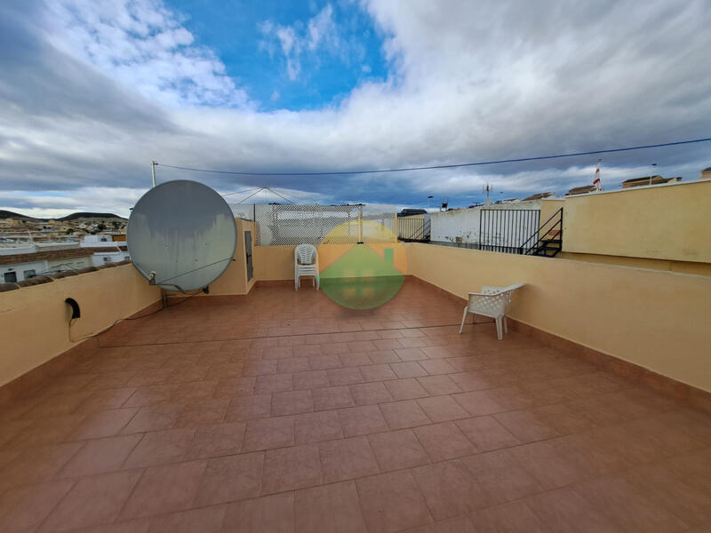 2 bedroom Townhouse for sale