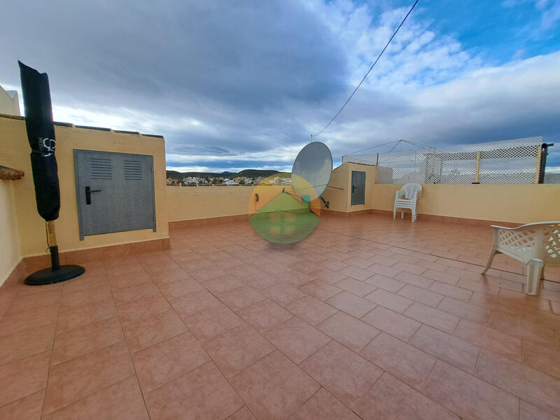 2 bedroom Townhouse for sale