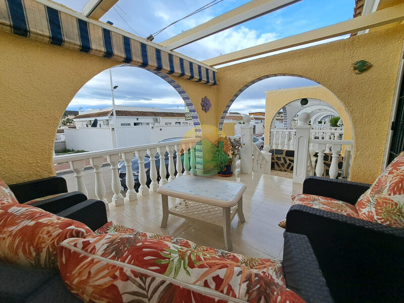 2 bedroom Townhouse for sale