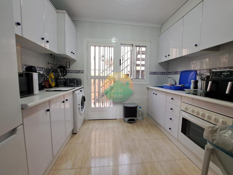 2 bedroom Townhouse for sale