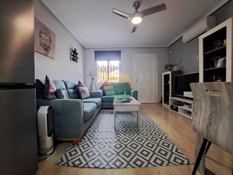 2 bedroom Townhouse for sale