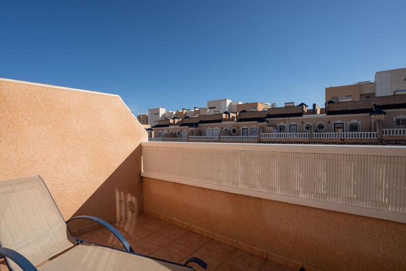 2 bedroom Townhouse for sale