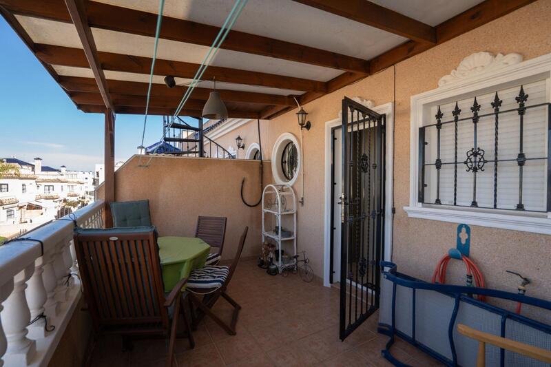 2 bedroom Townhouse for sale