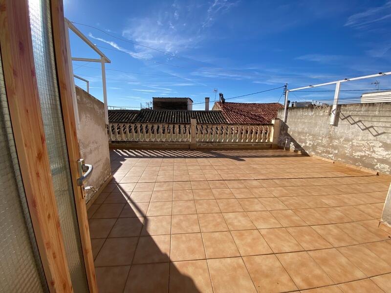 5 bedroom Townhouse for sale