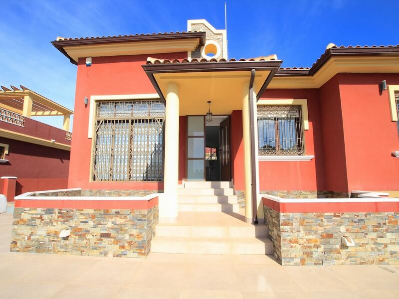 6 bedroom Villa for sale