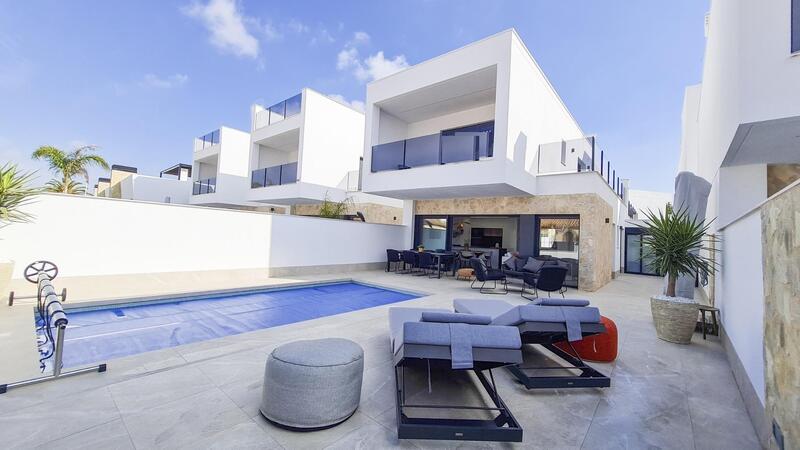 Villa en venta en San Pedro del Pinatar, Murcia