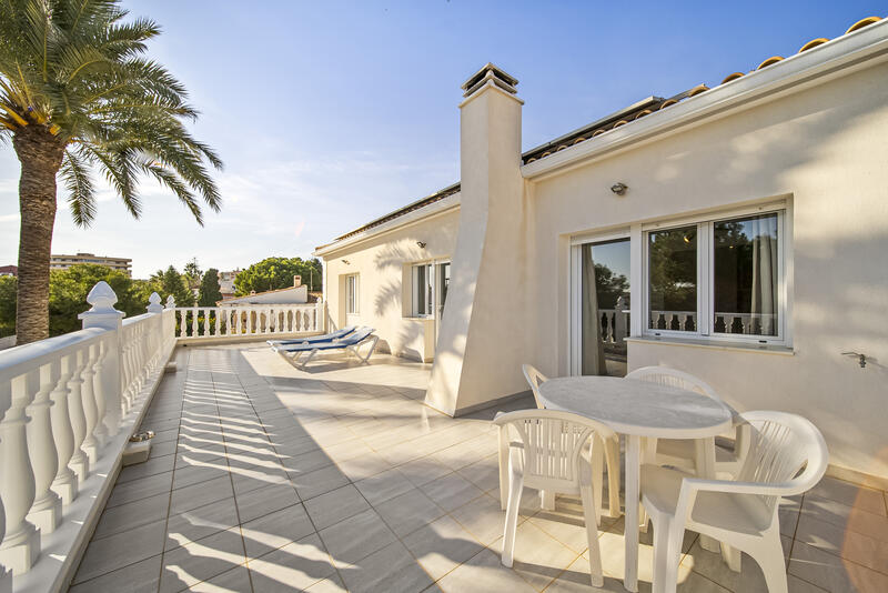 6 bedroom Villa for sale