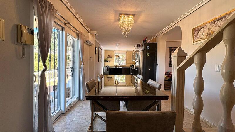 4 slaapkamer Villa Te koop 4 slaapkamer Villa Te koop