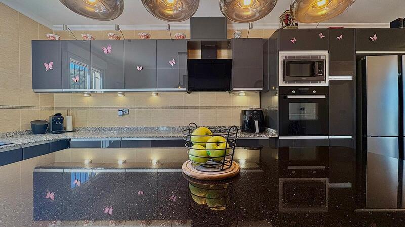 4 slaapkamer Villa Te koop 4 slaapkamer Villa Te koop