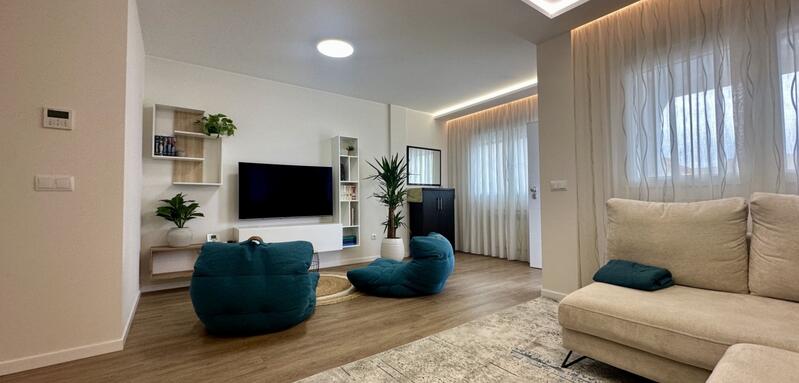 3 спальная комната городская тюрьма продается