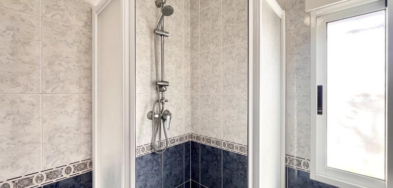 3 slaapkamer Gezinswoning Te koop 3 slaapkamer Gezinswoning Te koop