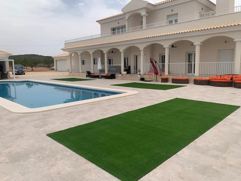 6 Cuarto Villa en venta