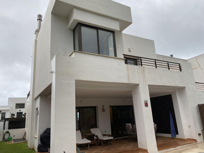 Villa en venta en Benalmadena, Málaga