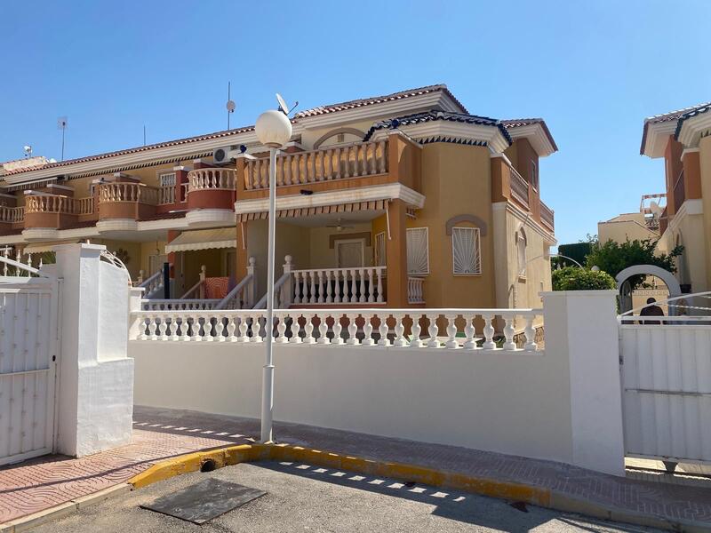 Villa til salg i Ciudad Quesada, Alicante