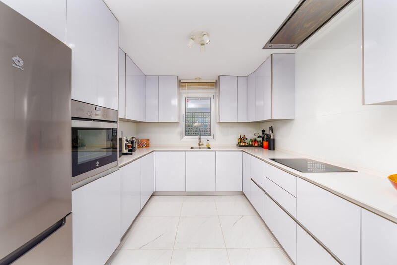 Lejlighed til salg i Bel Air, Málaga