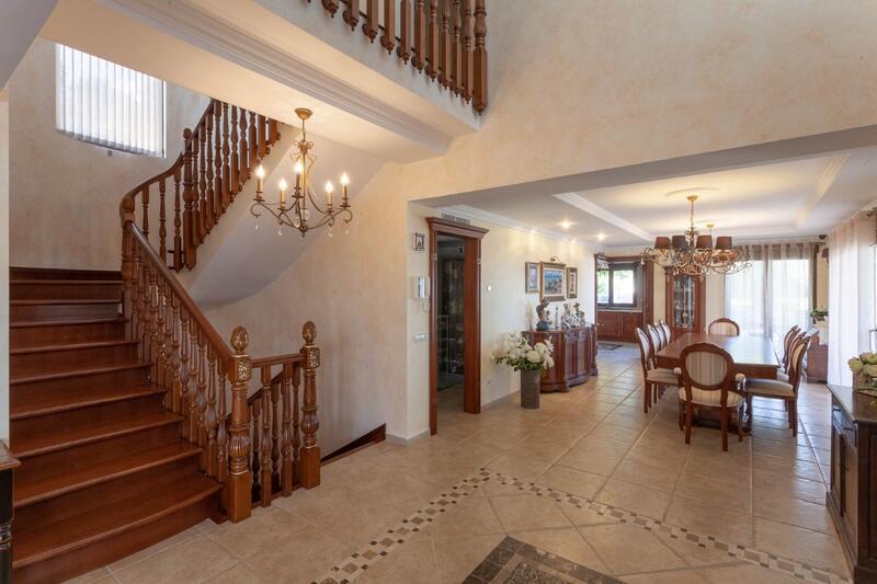 5 slaapkamer Villa Te koop 5 slaapkamer Villa Te koop