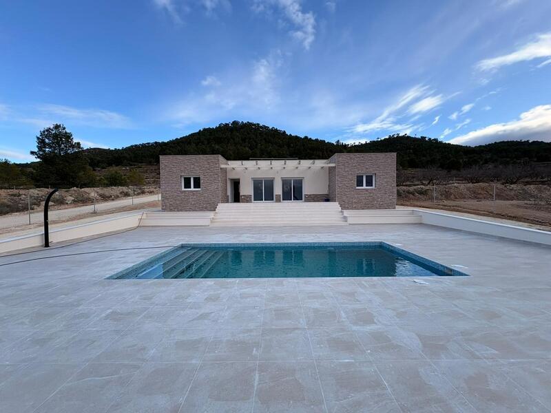 Villa for sale in Pinoso, Alicante Villa for sale in Pinoso, Alicante