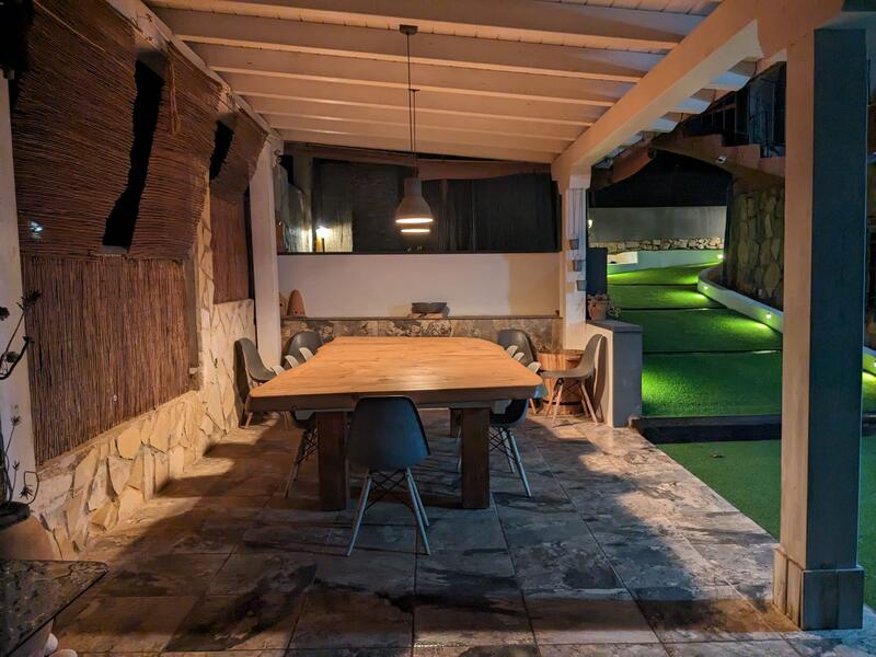 6 bedroom Villa for sale