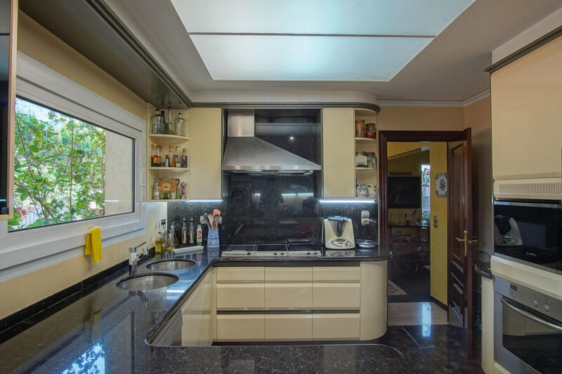 4 Schlafzimmer Villa zu verkaufen