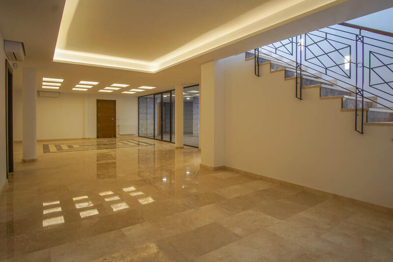 5 bedroom Villa for sale