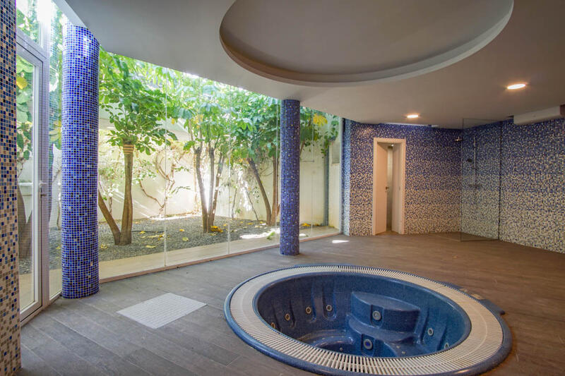 5 bedroom Villa for sale