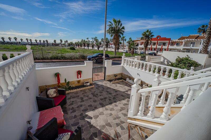 3 bedroom Townhouse for sale