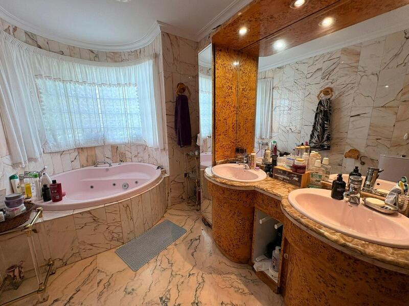 6 chambre Villa à vendre