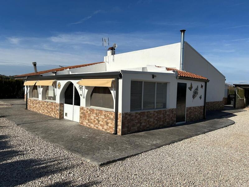 Villa en venta en Villena, Alicante