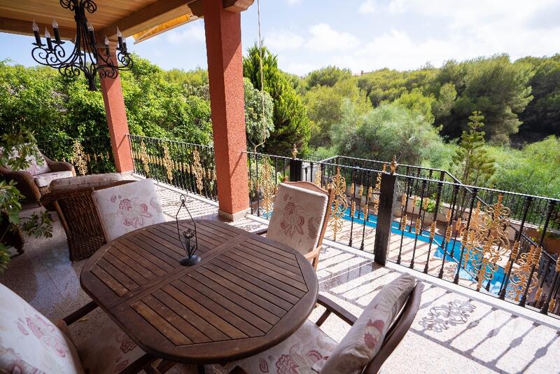 7 Schlafzimmer Villa zu verkaufen 7 Schlafzimmer Villa zu verkaufen