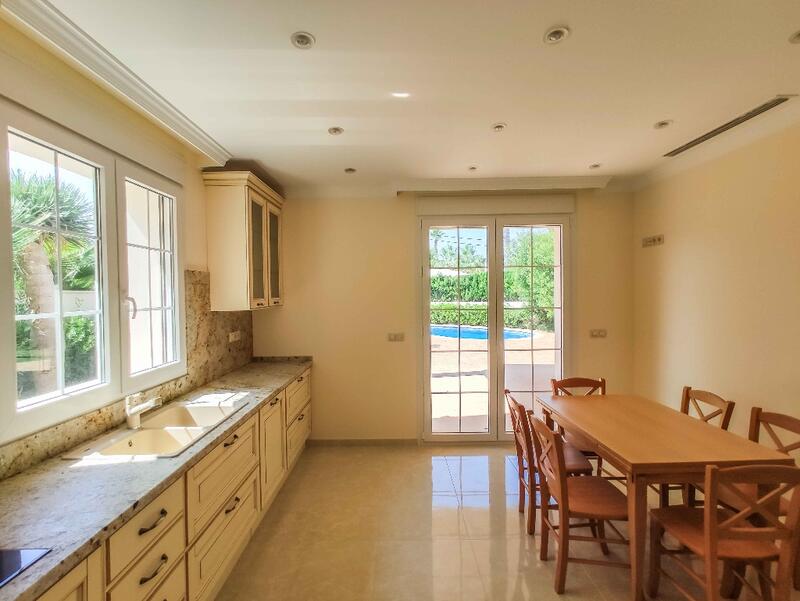 6 soveværelse Villa til salg