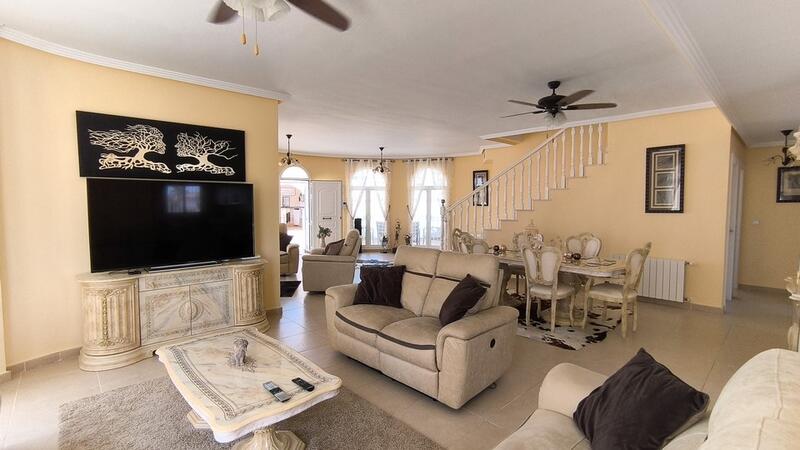 4 Cuarto Villa en venta