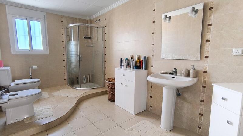 4 Cuarto Villa en venta