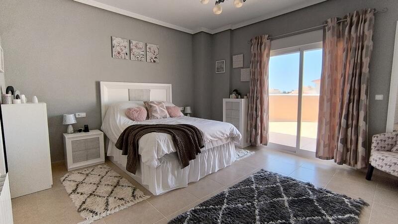 4 Cuarto Villa en venta