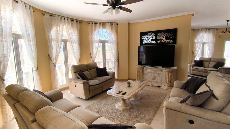 4 Cuarto Villa en venta