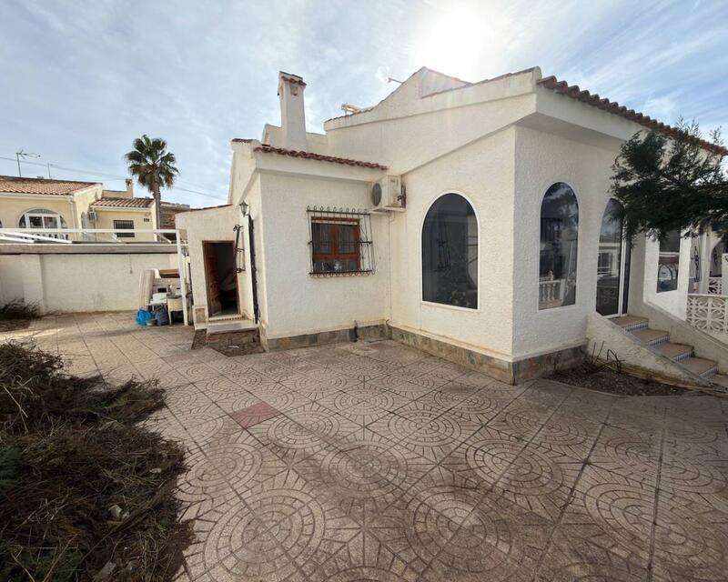 2 Cuarto Villa en venta