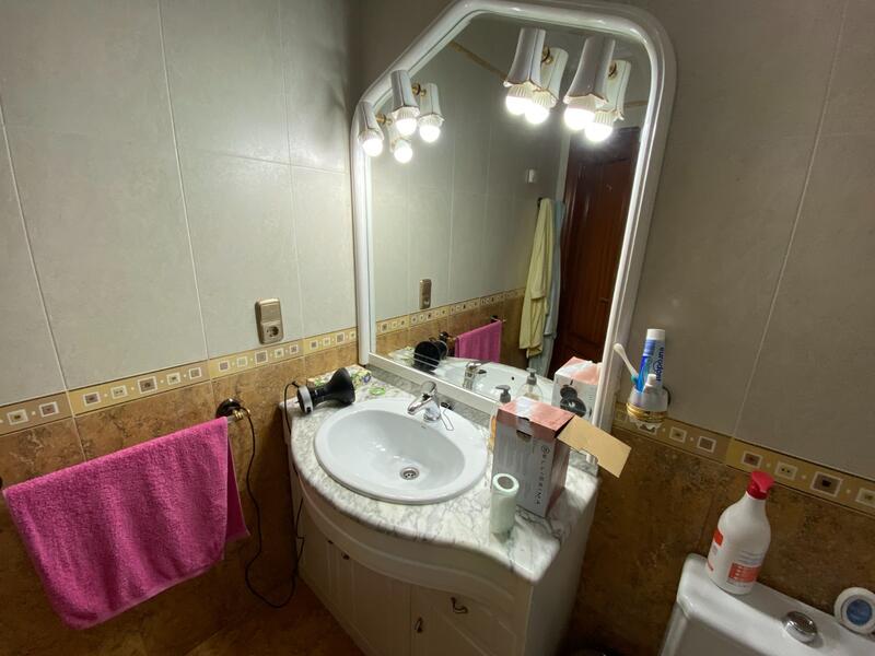 7 bedroom Townhouse for sale