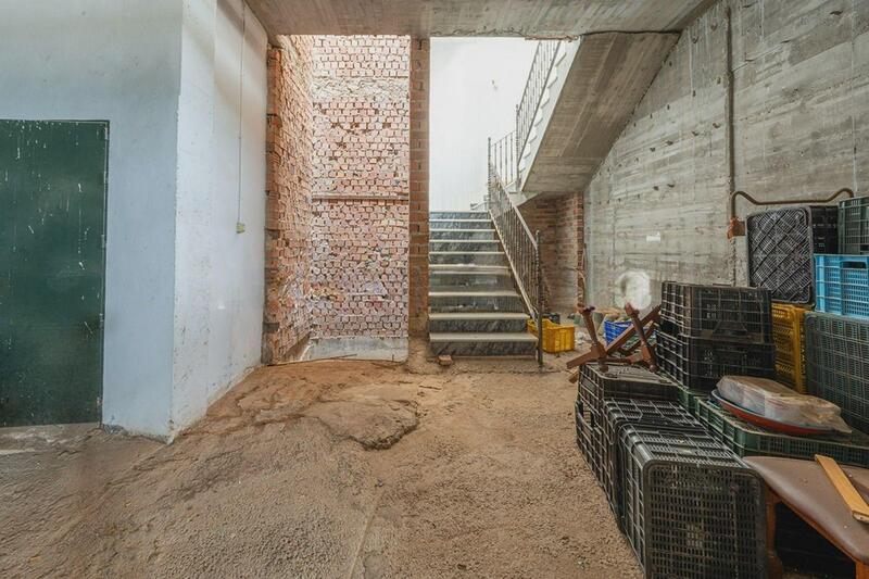 Kommersiella fastigheter till salu