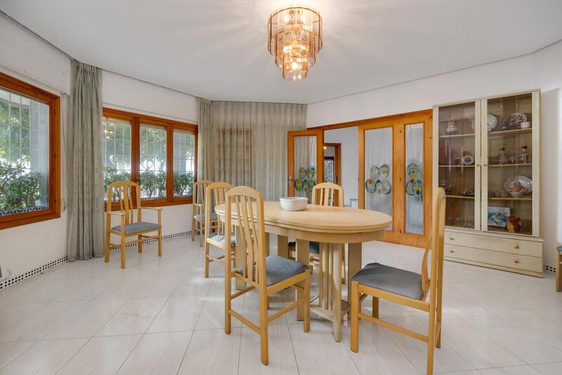 4 bedroom Apartment for sale