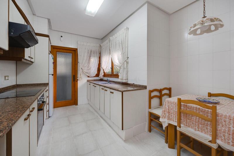 4 bedroom Apartment for sale