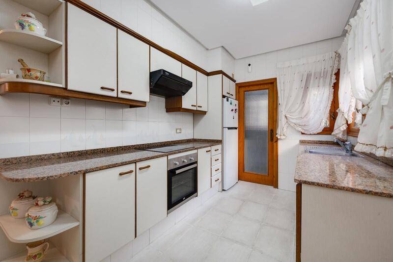 4 bedroom Apartment for sale