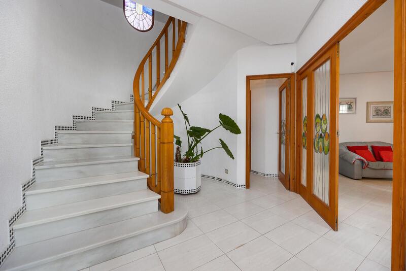 4 bedroom Apartment for sale