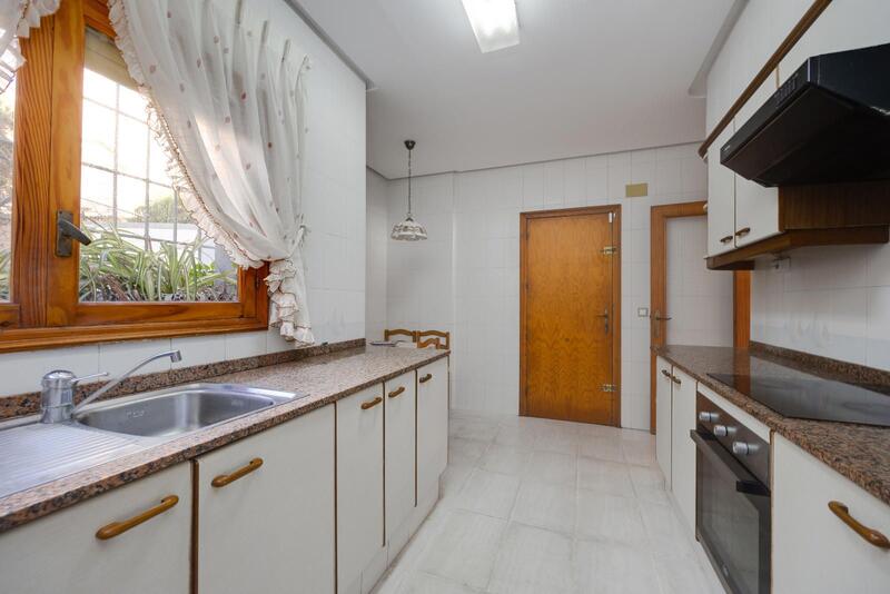 4 bedroom Apartment for sale