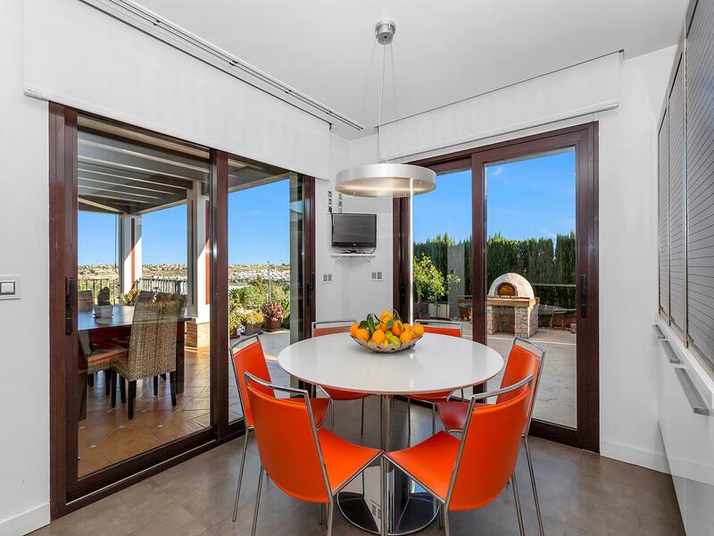 6 bedroom Villa for sale 6 bedroom Villa for sale