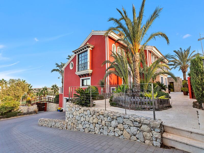 6 bedroom Villa for sale 6 bedroom Villa for sale